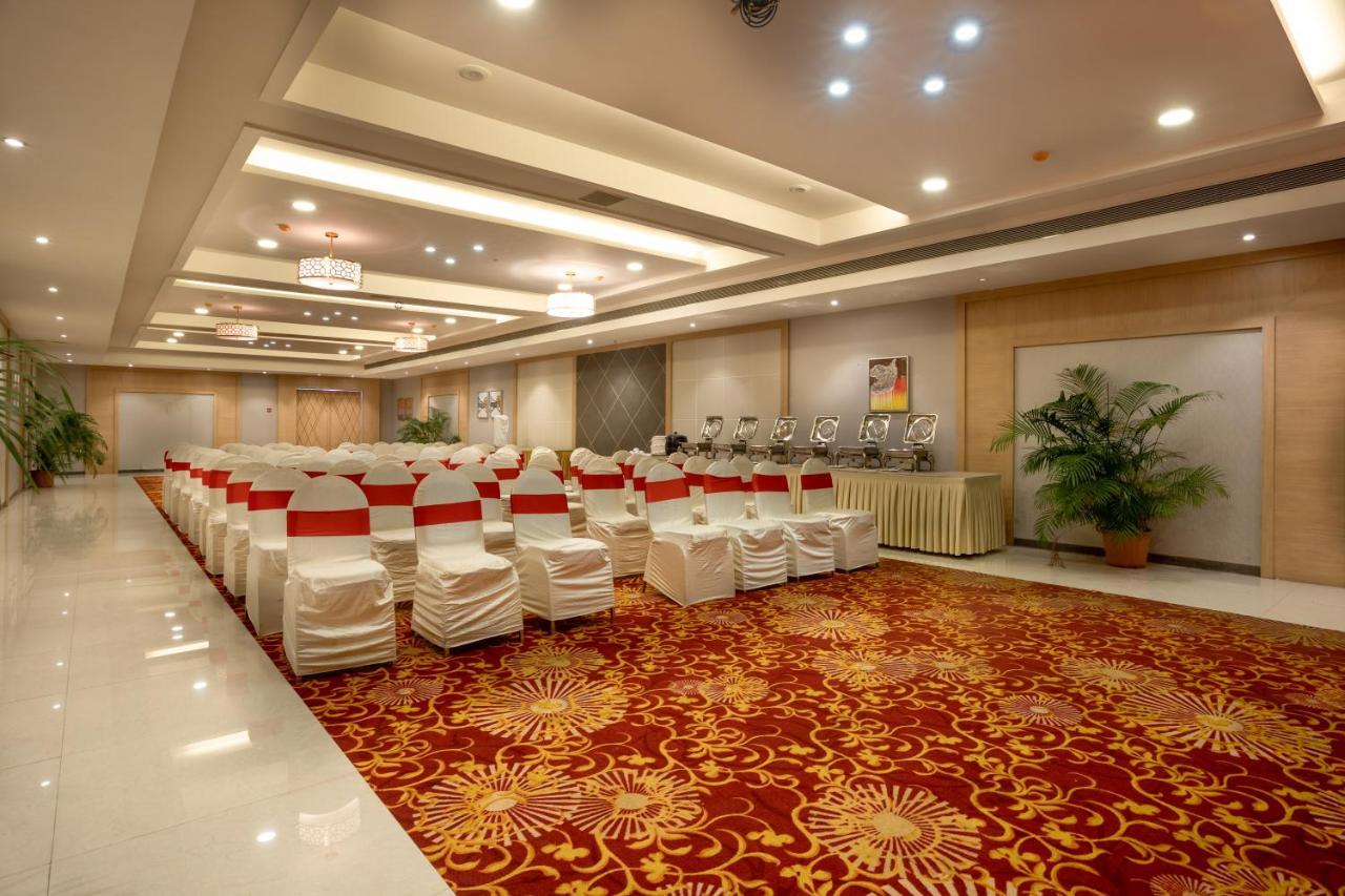 Freesia By Express Inn Palghar Bagian luar foto